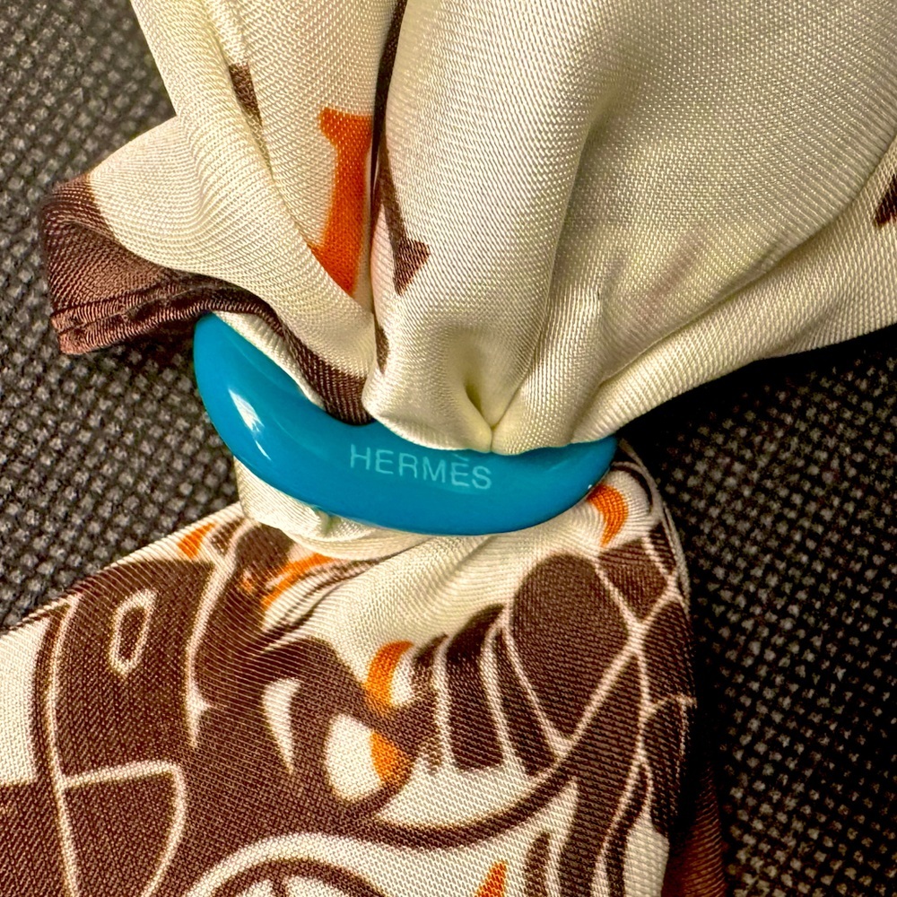 Hermès Scarf Ring in Blue Canard Chaine d’Ancre Ultra Rare- EXCELLENT CONDITION - Picture 7 of 8